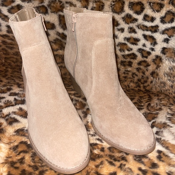 Universal Threads boot - Picture 2 of 8